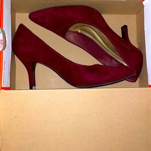 predictions 2 inch burgundy heels